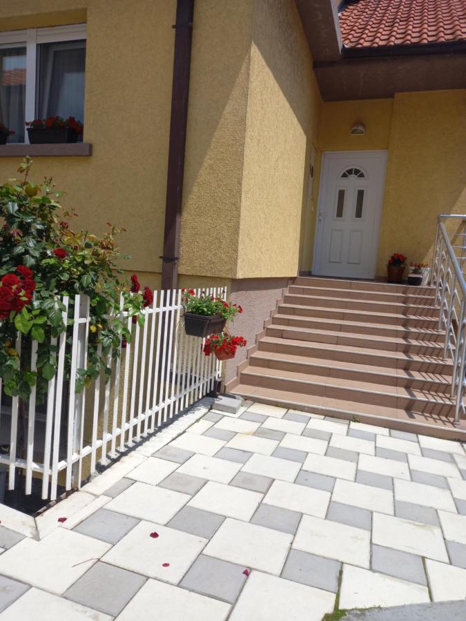 Leda Apartmani Smederevo Luaran gambar